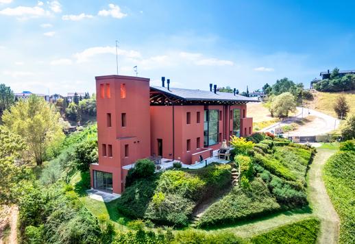 Asolo'ya birkaç kilometre uzaklıkta havuzlu ve sağlıklı yaşam alanına sahip iki birimden oluşan satılık emlak Image 3