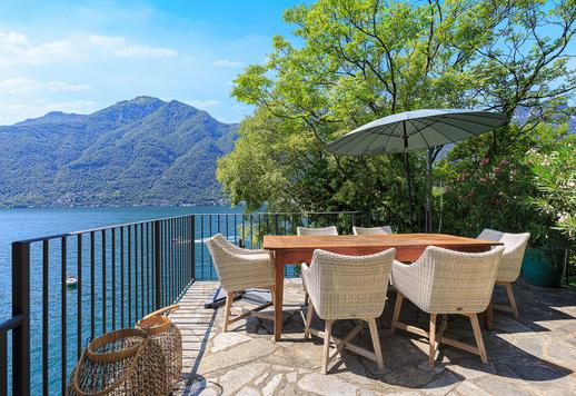 Incantevole residenza finemente ristrutturata sul Lago di Como Image 9