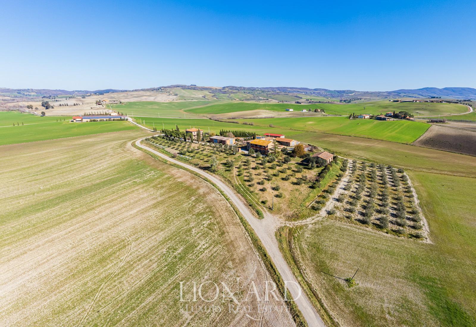 Charming Agritourism Resort With A Pool In The Tuscan Countryside | Lionard