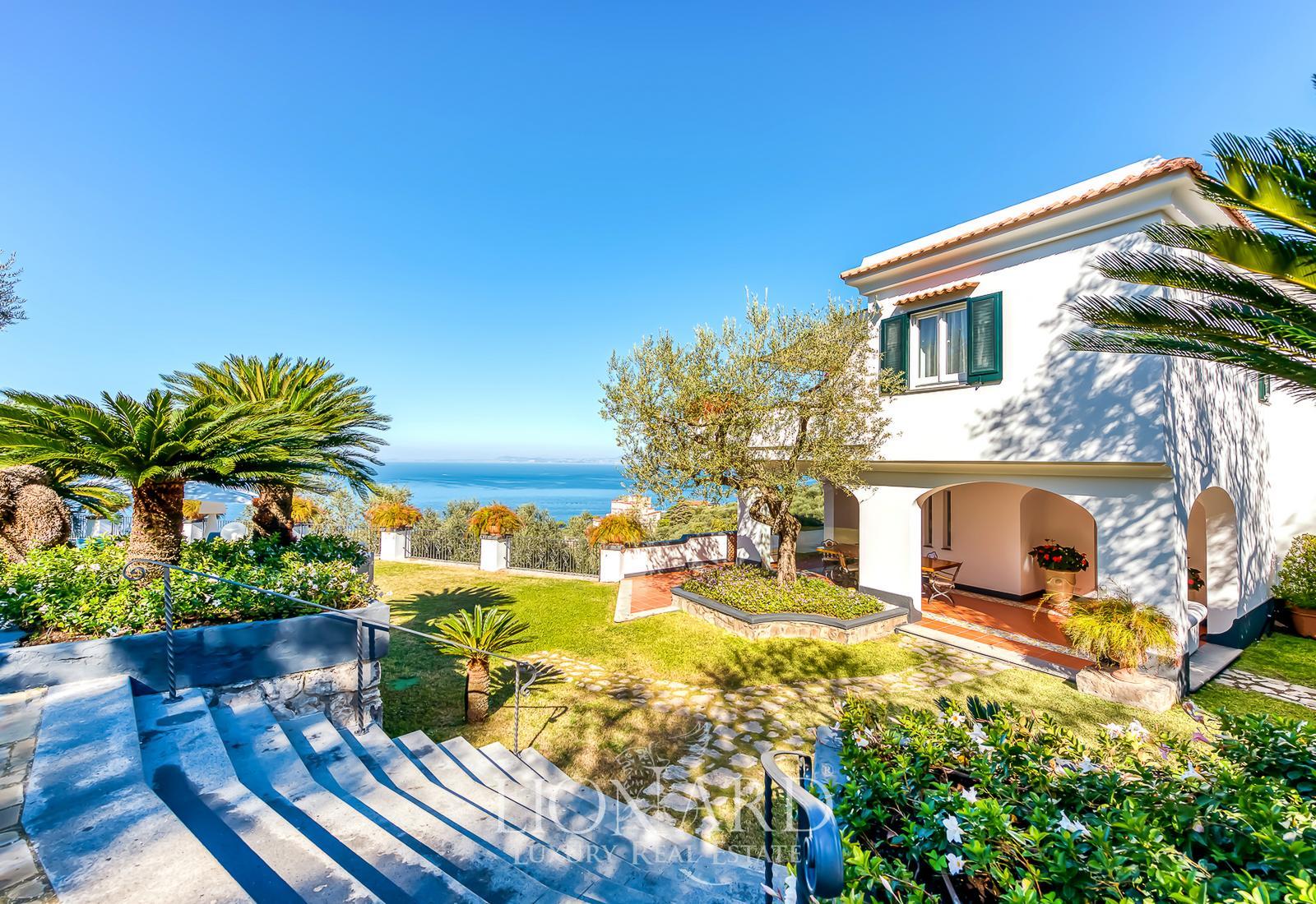 Luxury Villa For Sale In Sorrento Lionard