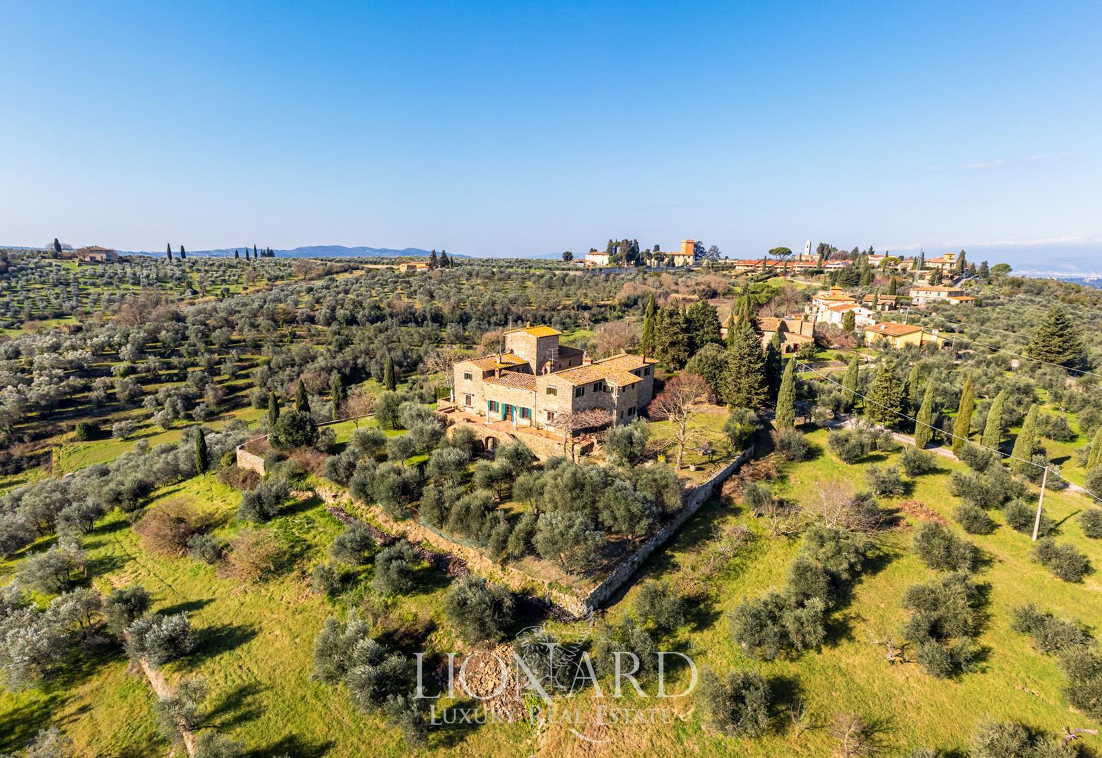 Luxurious Property For Sale Near Florence Lionard