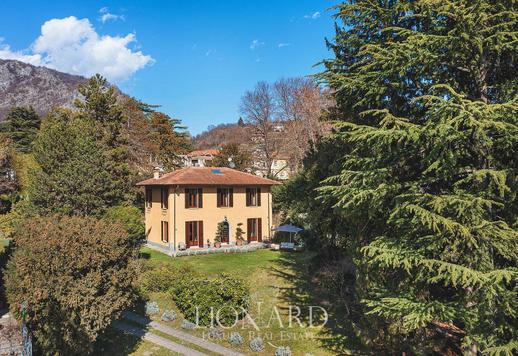 ملكية قديمة تم تجديدها بدقة على بعد خطوات قليلة من شواطئ بحيرة كومو Image 9