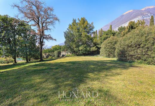 Puikiai atnaujintas istorinis dvaras, keli žingsniai nuo Komo ežero kranto Image 8