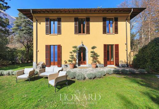 ملكية قديمة تم تجديدها بدقة على بعد خطوات قليلة من شواطئ بحيرة كومو Image 3