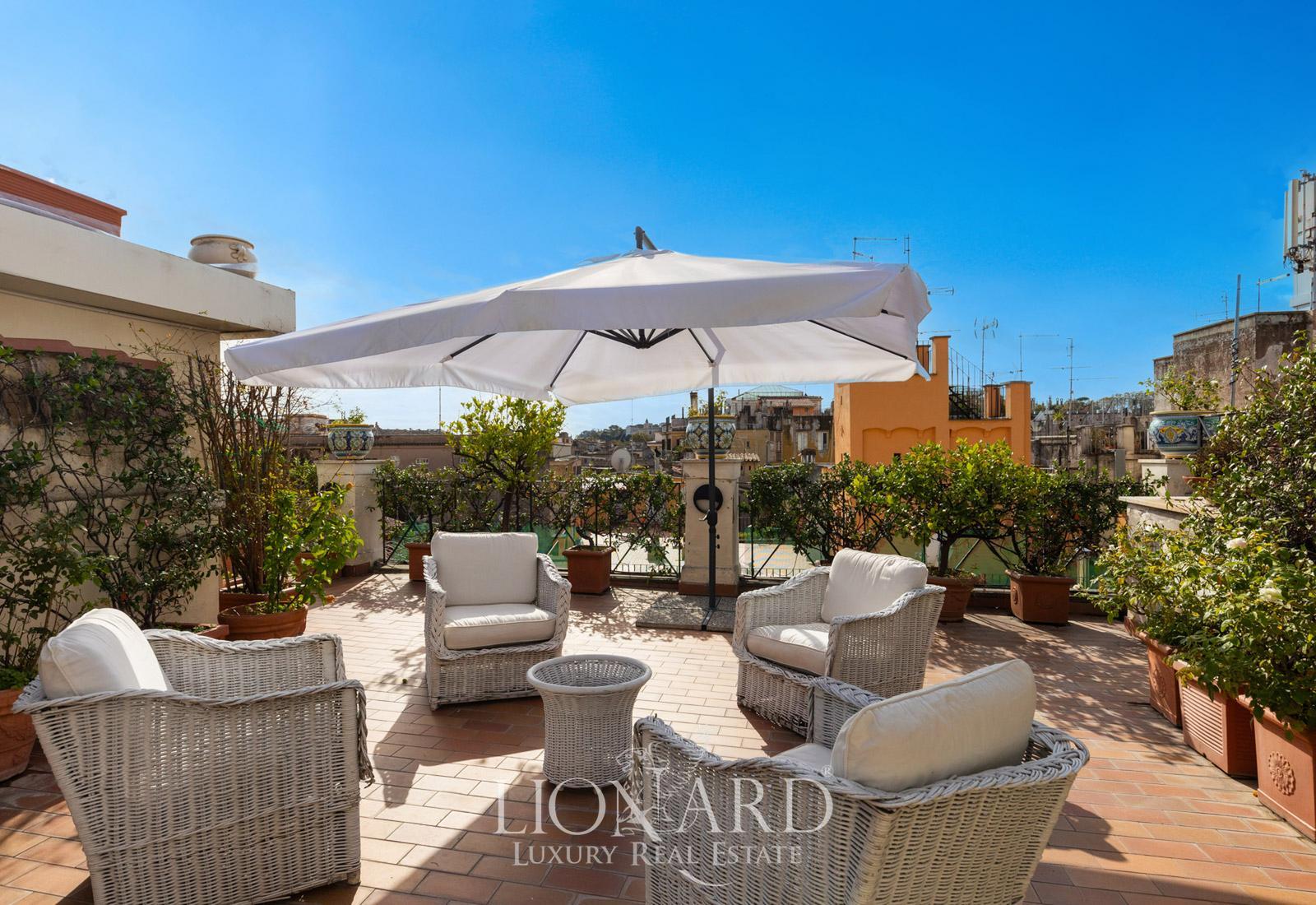 Luxury Celebrity Real Estate and Home Sales - Robb Report