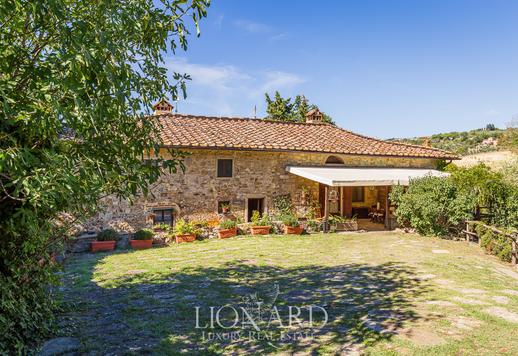 Landhaus in der Toskana im fiorentinischen Chianti zum Verkauf Image 1