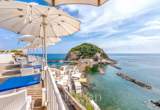 Luksusresort på den kjente øya Ischia Image 1