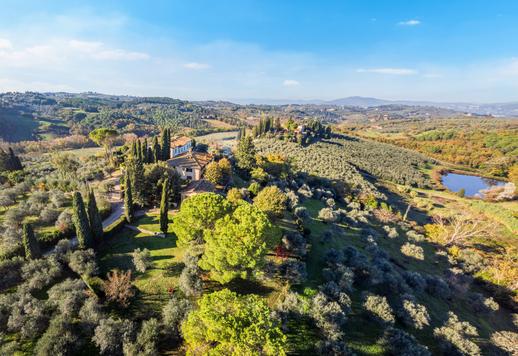 Casale rustico ristrutturato in vendita a pochi chilometri da Firenze Image 2