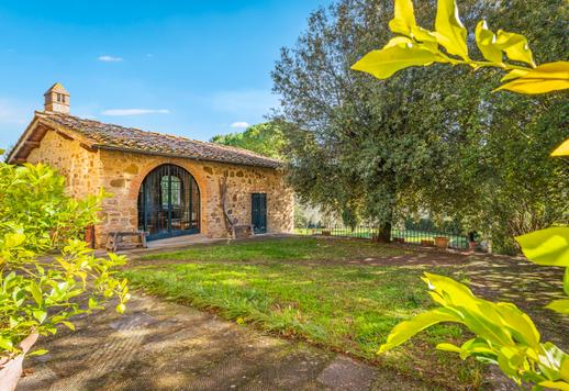 Casale rustico ristrutturato in vendita a pochi chilometri da Firenze Image 6