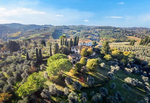 Casale rustico ristrutturato in vendita a pochi chilometri da Firenze Image 3
