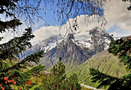 Chalet de luxe à vendre à côté des pistes du célèbre domaine skiable international de Vialattea Image 8