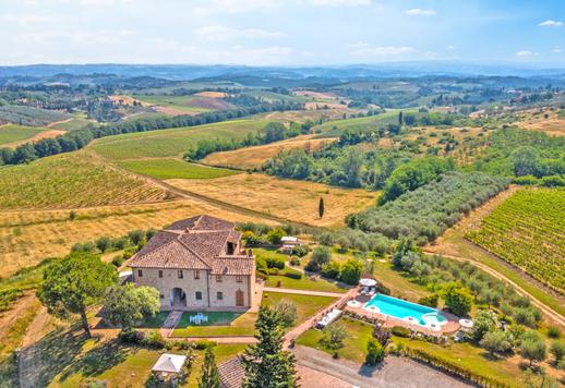 산 지미냐노(San Gimignano)의 녹음이 우거진 언덕에 수영장과 67헥타르 규모의 부지를 갖춘 고대 마을 매매 Image 1