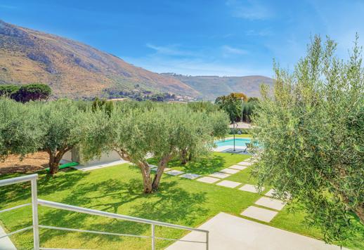 Villa moderne de luxe au milieu d'une oliveraie séculaire à vendre sur le Golfe de Castellammare Image 7