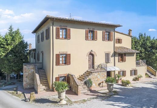 Wonderful property with a pool and 19.5 hectares of private grounds for sale in Chianciano Terme Image 8