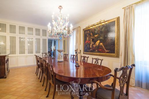 Historiskt palats med panoramaterrass till salu i centrum av den gamla staden Bolsena Image 8