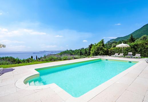 Quatro moradias de luxo à venda num parque de 2 hectares com olival e piscina panorâmica em Toscolano-Maderno Image 5