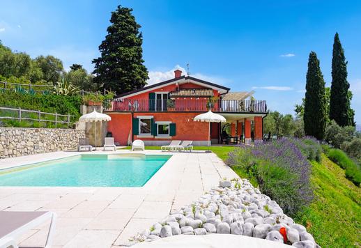 Quatro moradias de luxo à venda num parque de 2 hectares com olival e piscina panorâmica em Toscolano-Maderno Image 7