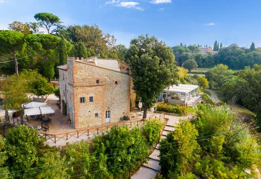 Umbria ve Toskana arasındaki Città della Pieve'de Fendi tarafından tasarlanan tarım turizmi tesisi satılık Image 8