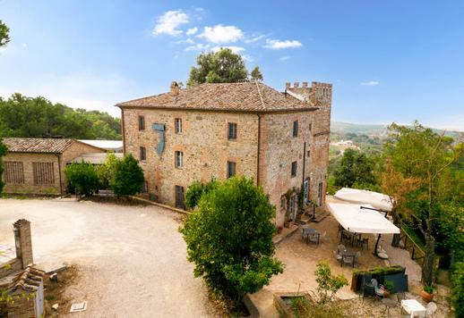 Umbria ve Toskana arasındaki Città della Pieve'de Fendi tarafından tasarlanan tarım turizmi tesisi satılık Image 9