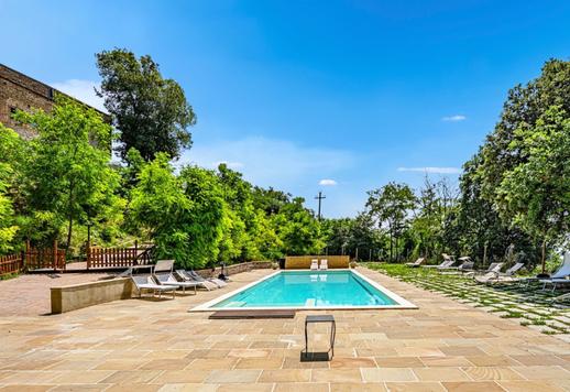 Umbria ve Toskana arasındaki Città della Pieve'de Fendi tarafından tasarlanan tarım turizmi tesisi satılık Image 4