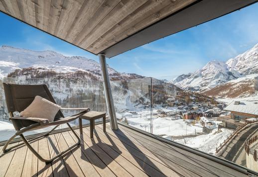 スパ、フィットネスエリア、スキー場付きのモダンなデザインのシャレーがヴァルトゥルナンシュで販売中 Image 5