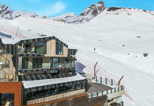 スパ、フィットネスエリア、スキー場付きのモダンなデザインのシャレーがヴァルトゥルナンシュで販売中 Image 2