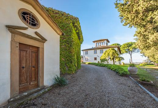 Viehättävä 1500-luvun relais, uima-altaat, kellari ja 165 hehtaaria maata myytävänä Certaldossa Image 5