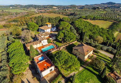 Viehättävä 1500-luvun relais, uima-altaat, kellari ja 165 hehtaaria maata myytävänä Certaldossa Image 4