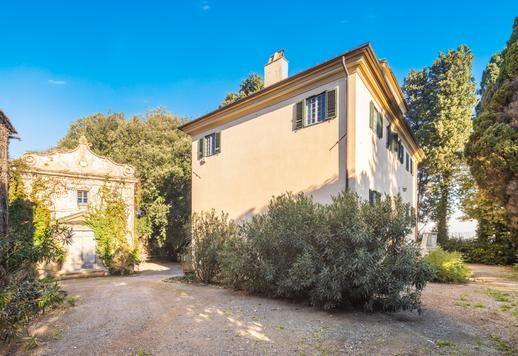 Anwesen aus dem 19. Jahrhundert mit Olivenhainen und Pool in der Landschaft von Livorno in der Nähe der toskanischen Strände Image 9