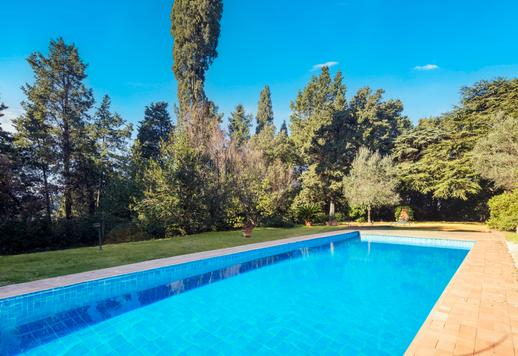 Anwesen aus dem 19. Jahrhundert mit Olivenhainen und Pool in der Landschaft von Livorno in der Nähe der toskanischen Strände Image 7