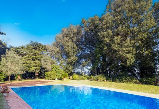 Anwesen aus dem 19. Jahrhundert mit Olivenhainen und Pool in der Landschaft von Livorno in der Nähe der toskanischen Strände Image 8