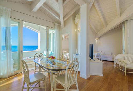 Prestigieus loft van 210 m² aan zee aan de Etruskische kust Image 1