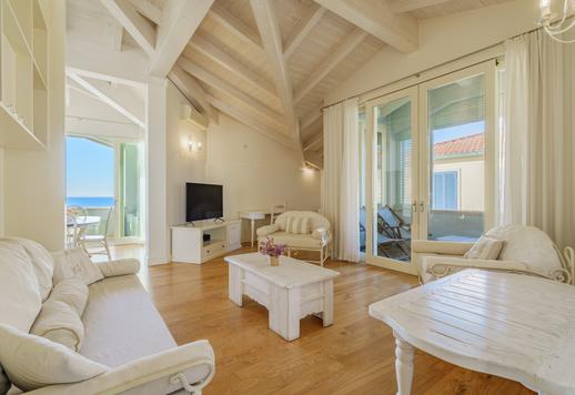 Prestigieus loft van 210 m² aan zee aan de Etruskische kust Image 6