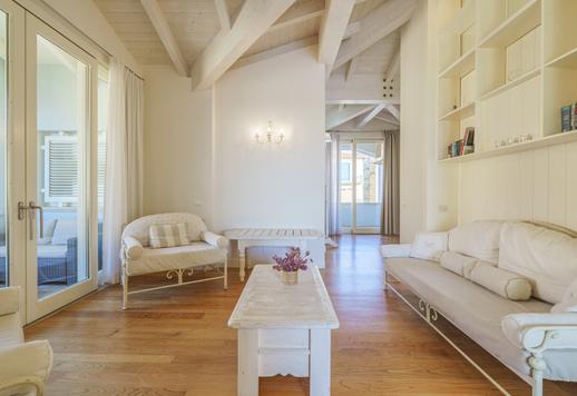 Prestigieus loft van 210 m² aan zee aan de Etruskische kust Image 9