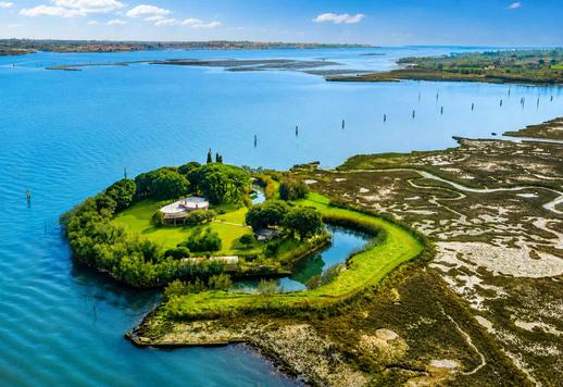 Crevanin saari myydään Venezian laguunissa idyllisten puutarhojensa ja 1800-luvun restauroidun linnakkeensa kanssa Image 4