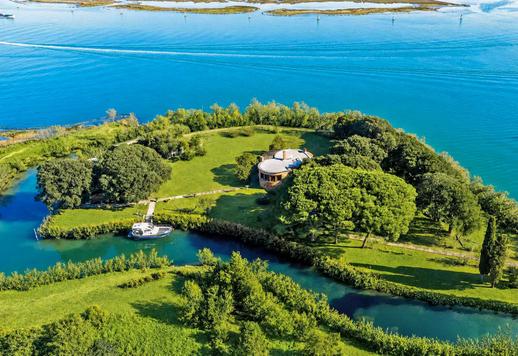 Crevanin saari myydään Venezian laguunissa idyllisten puutarhojensa ja 1800-luvun restauroidun linnakkeensa kanssa Image 2