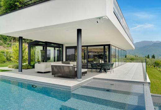 Splendide villa moderne en vente sur le lac de Garde avec vue panoramique sur le golfe de Salò Image 4