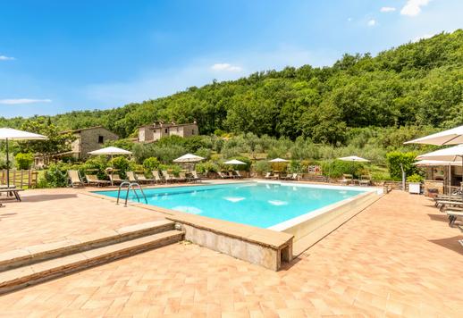 Elbűvölő felújított udvarház együttes eladó Toszkána dombvidékén Image 4