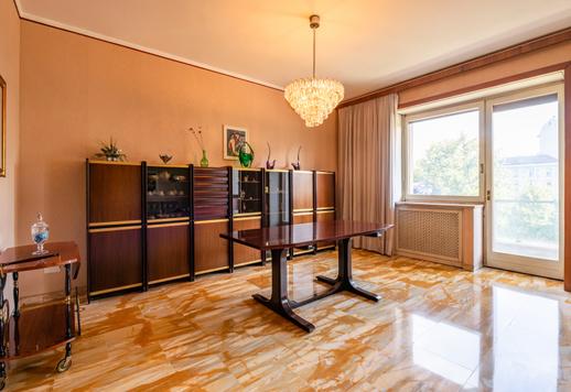  Квартира с балконом в престижном районе в самом центре Милана Image 9