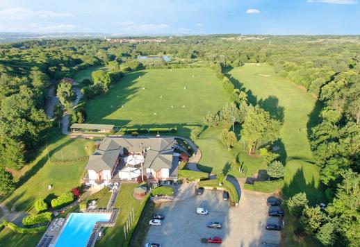 Immense installation de golf à vendre avec terrain d'entraînement pour le jeu court et le jeu long Image 2