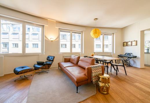 Furnished with unique design pieces and tailor-made solutions, this apartment has been designed for contemporary luxury living. Image 5
