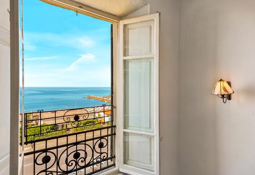 Historische villa in Libertystijl met een panoramisch dakterras te koop aan de kust van Toscane Image 7
