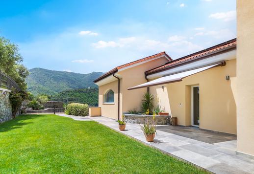 サヴォーナ県の魅力的な古い村にあるこの新しいヴィラは、最高の快適さと最先端のテクノロジーを提供します。 Image 9