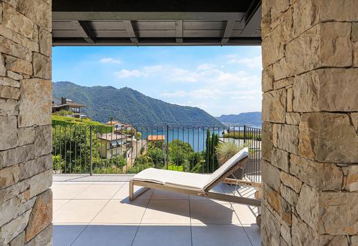 Moradia com terraço panorâmico virado para o lago à venda em Cernobbio Image 3