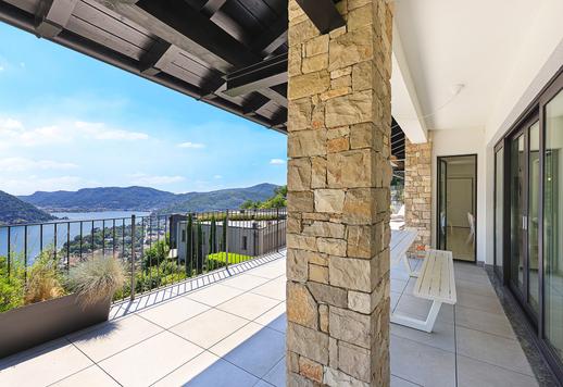 Moradia com terraço panorâmico virado para o lago à venda em Cernobbio Image 2