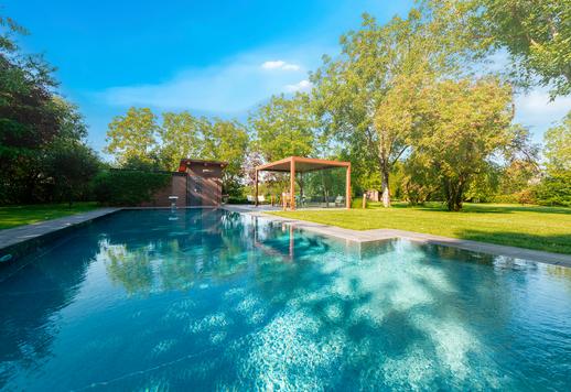 Prestigiosa villa ottocentesca con giardino secolare e comfort moderni in vendita in Emilia Romagna Image 4