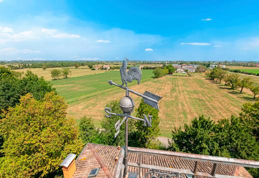 Prestigiosa villa ottocentesca con giardino secolare e comfort moderni in vendita in Emilia Romagna Image 9