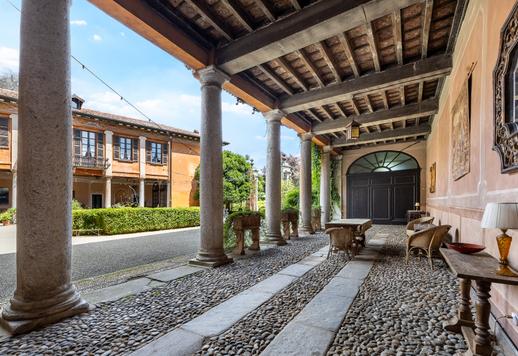 Villa storica in vendita in Lombardia ai piedi del Lago di Varese Image 5