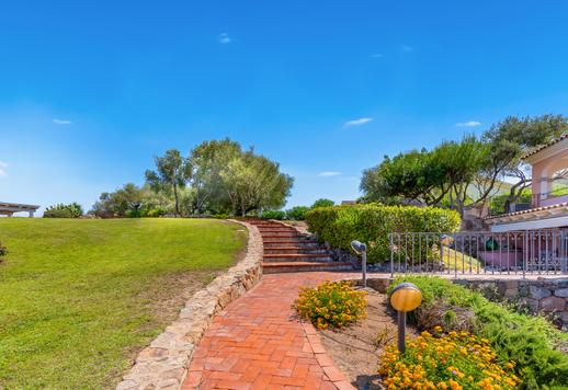 Elegant property with big private garden, panoramic terrace and pool for sale in Sardinia Image 8
