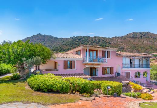 Elegant property with big private garden, panoramic terrace and pool for sale in Sardinia Image 2